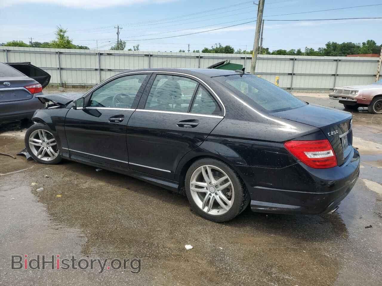 2013 MERCEDES-BENZ C-CLASS - VIN: WDDGF4HB9DA807035 - Фото 2