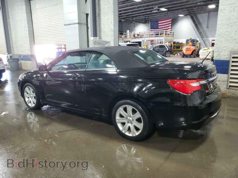 2011 Chrysler 200 (VIN 1C3BC2EGXBN620379) — photo 2 of 12