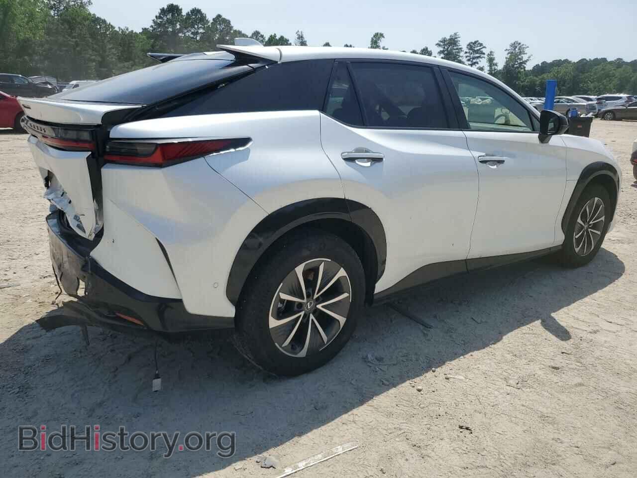 2024 LEXUS RZ 450E - VIN: JTJAAAAB2RA026109 - Фото 3