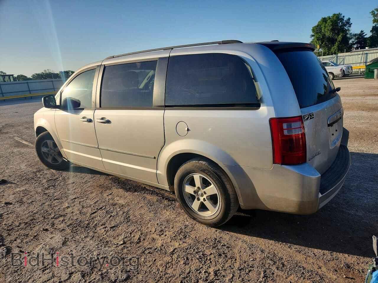 2010 DODGE CARAVAN - VIN: 2D4RN5D12AR458660 - Photo 2