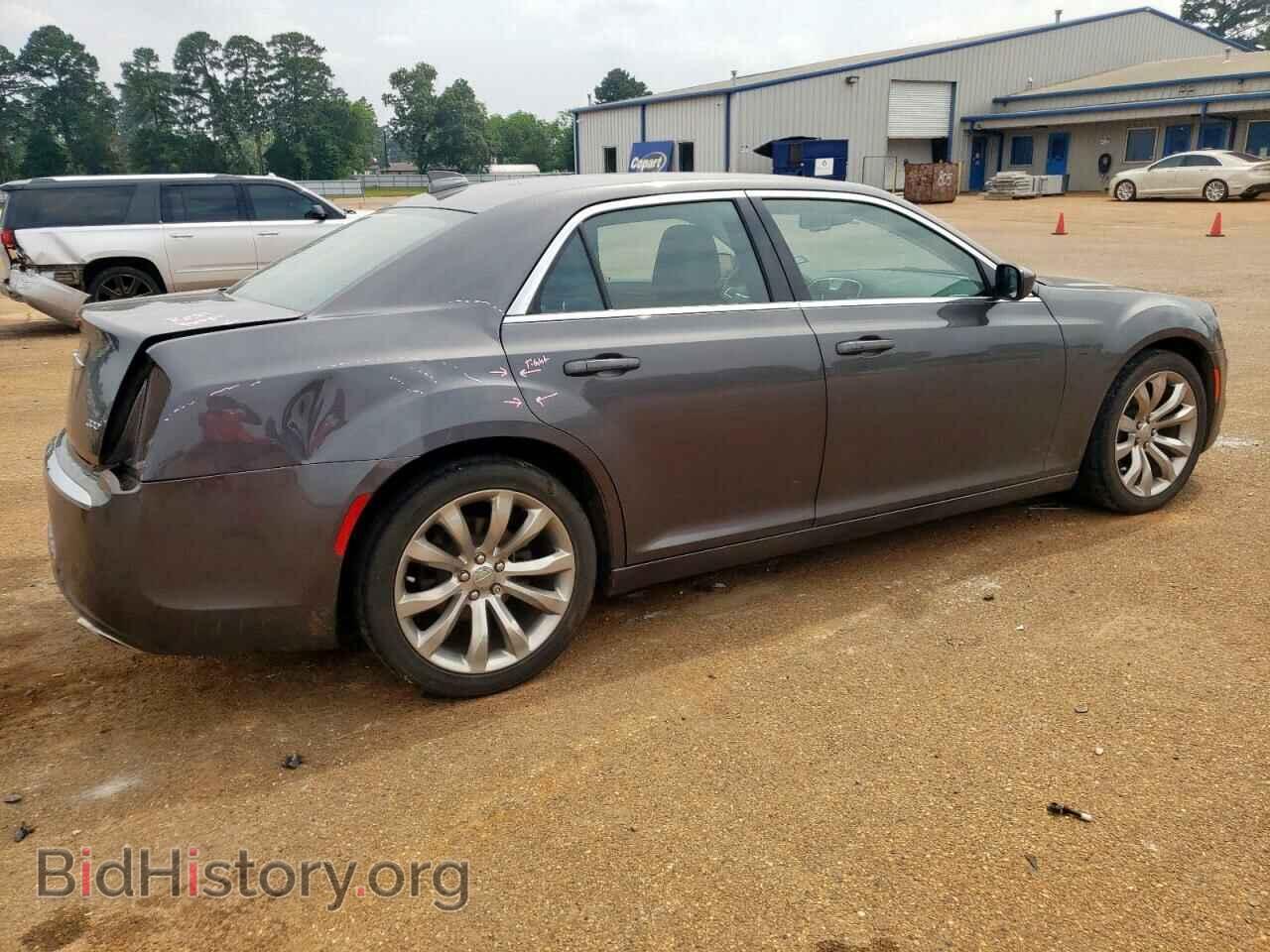 2019 CHRYSLER 300 - VIN: 2C3CCAAG5KH755816 - Фото 3