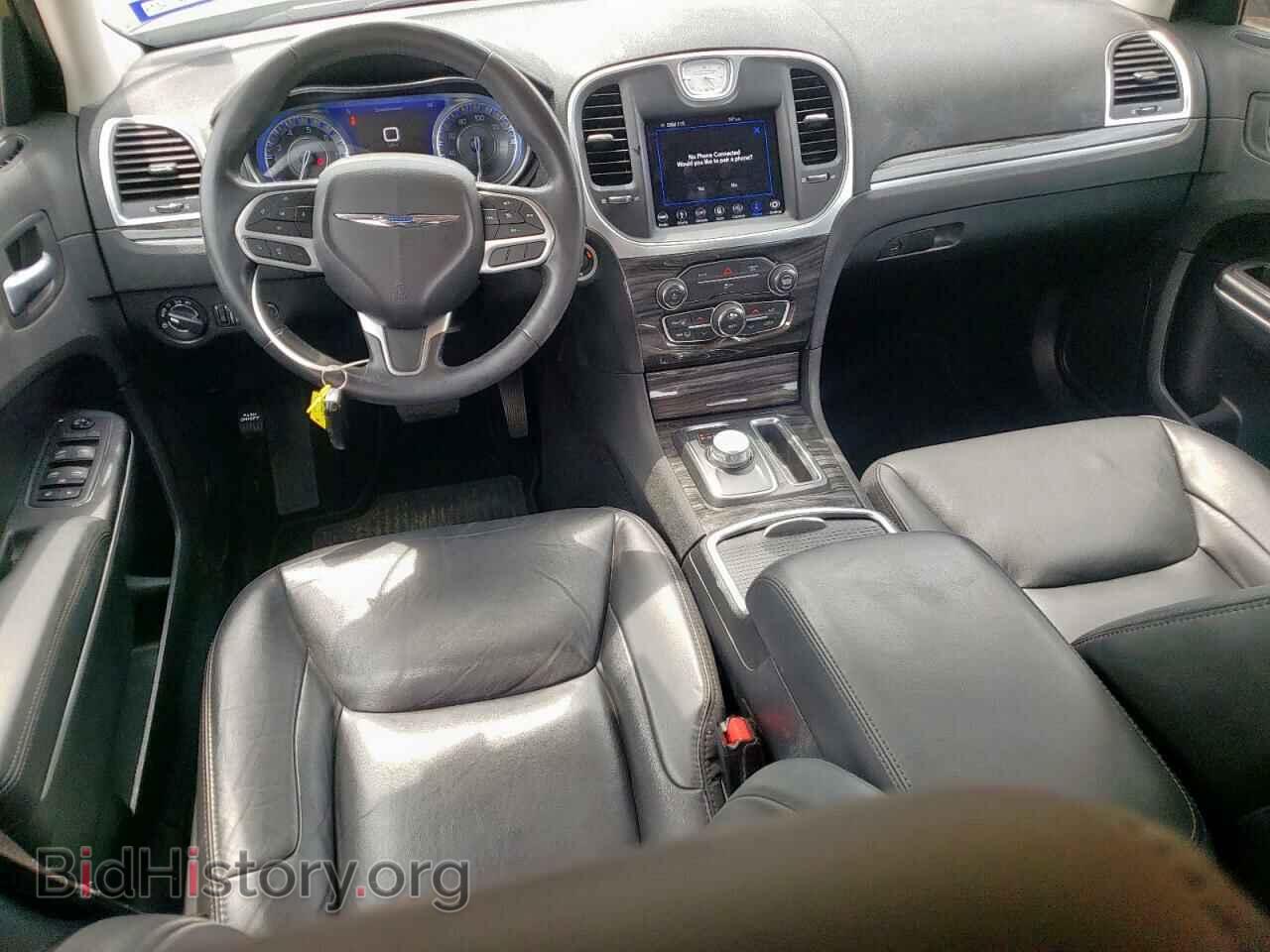 2019 CHRYSLER 300 - VIN: 2C3CCAAG5KH755816 - Фото 8