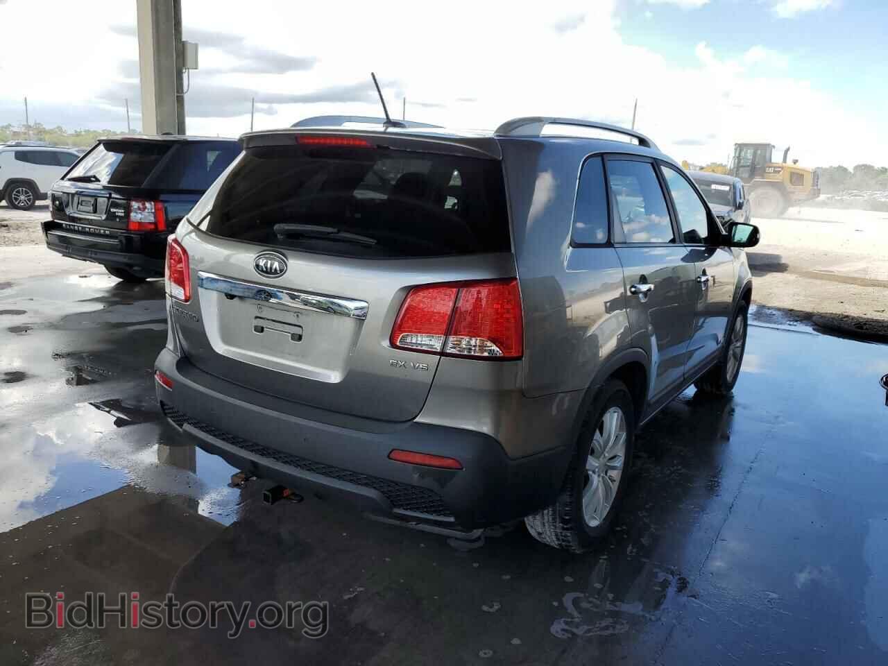 2011 KIA SORENTO - VIN: 5XYKUDA25BG053357 - Фото 4