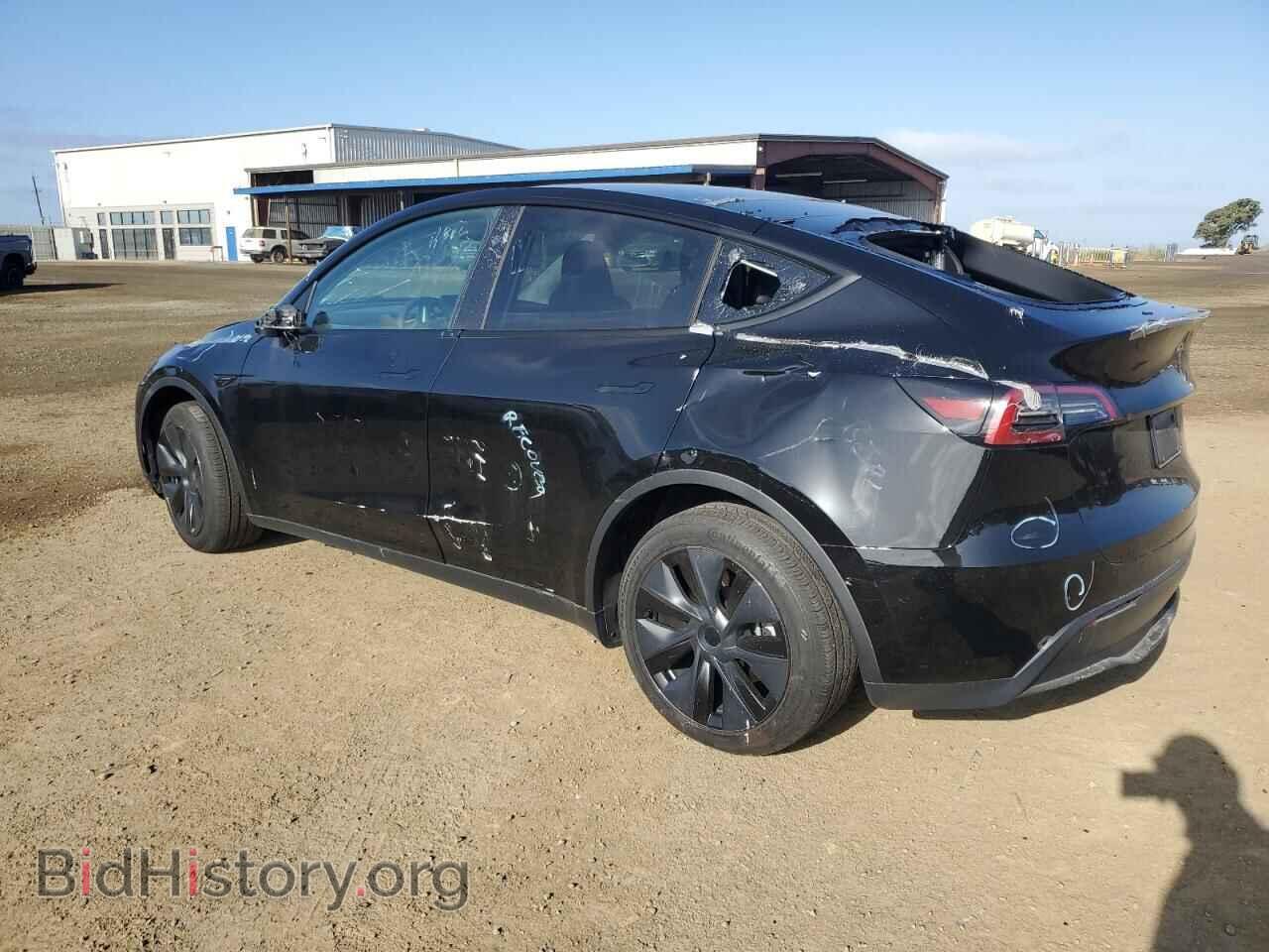 2024 TESLA MODEL Y - VIN: 7SAYGAEE8RF186123 - Фото 2