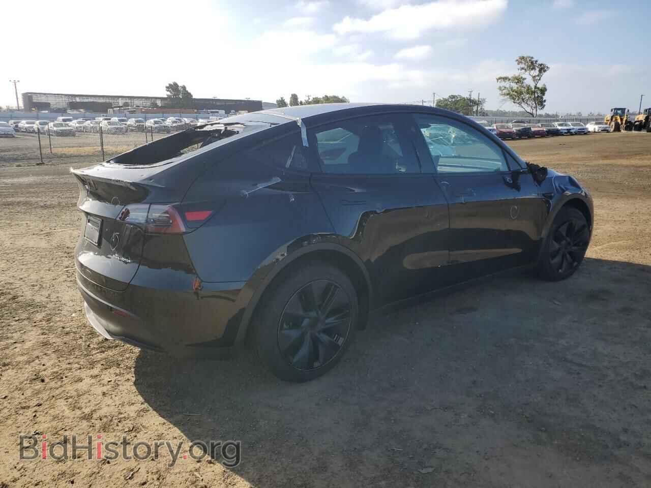 2024 TESLA MODEL Y - VIN: 7SAYGAEE8RF186123 - Фото 3