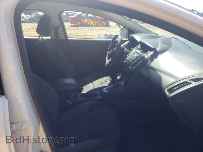 2012 Ford FOCUS (VIN 1FAHP3F26CL114991) — photo 5 of 10