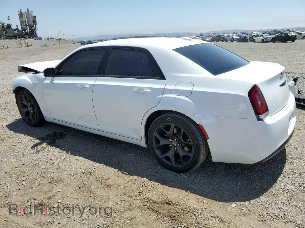 2021 CHRYSLER 300 - VIN: 2C3CCABG2MH520176 - Фото 2