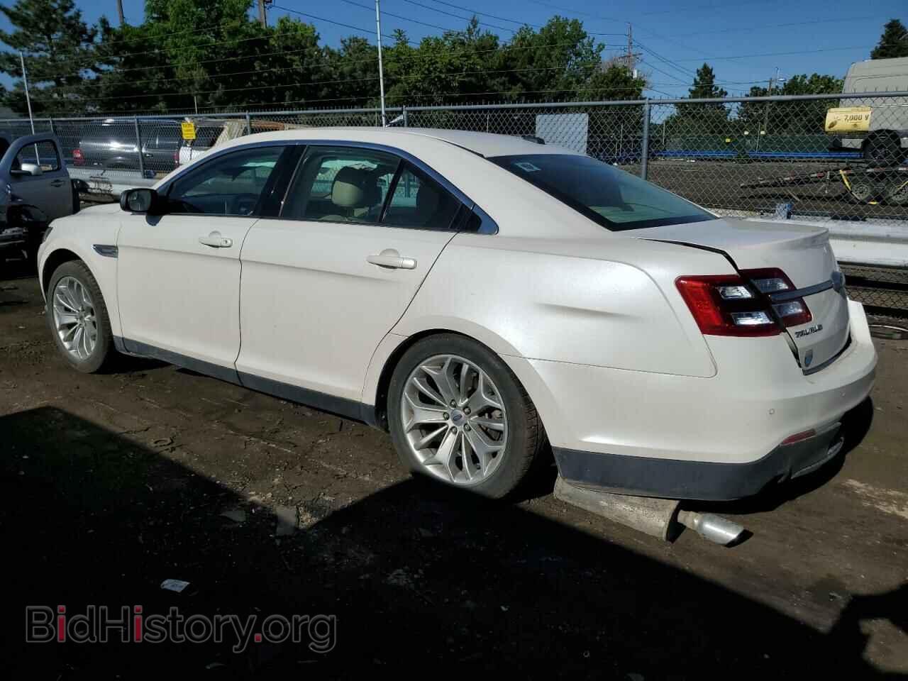 2015 FORD TAURUS - VIN: 1FAHP2F8XFG165650 - Фото 2