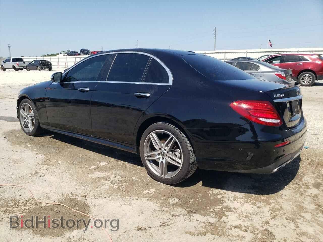 2019 MERCEDES-BENZ E-CLASS - VIN: WDDZF4JB7KA611577 - Фото 2