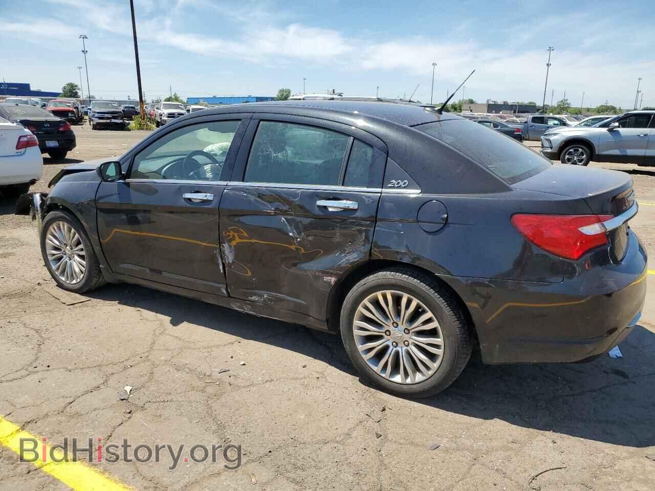 2011 CHRYSLER 200 - VIN: 1C3BC2FG6BN522819 - Фото 2