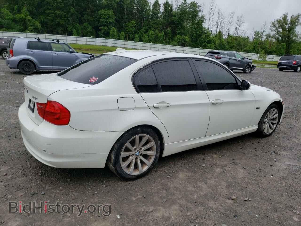 2011 BMW 3 SERIES - VIN: WBAPH7C5XBE675008 - Фото 3