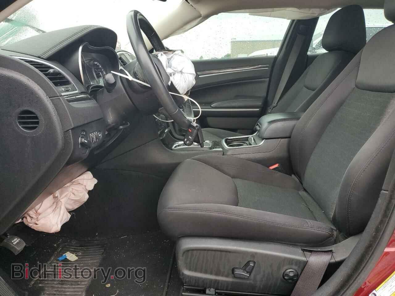 2019 CHRYSLER 300 - VIN: 2C3CCAAG5KH614387 - Фото 7