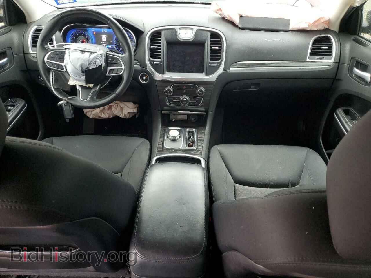 2019 CHRYSLER 300 - VIN: 2C3CCAAG5KH614387 - Фото 8