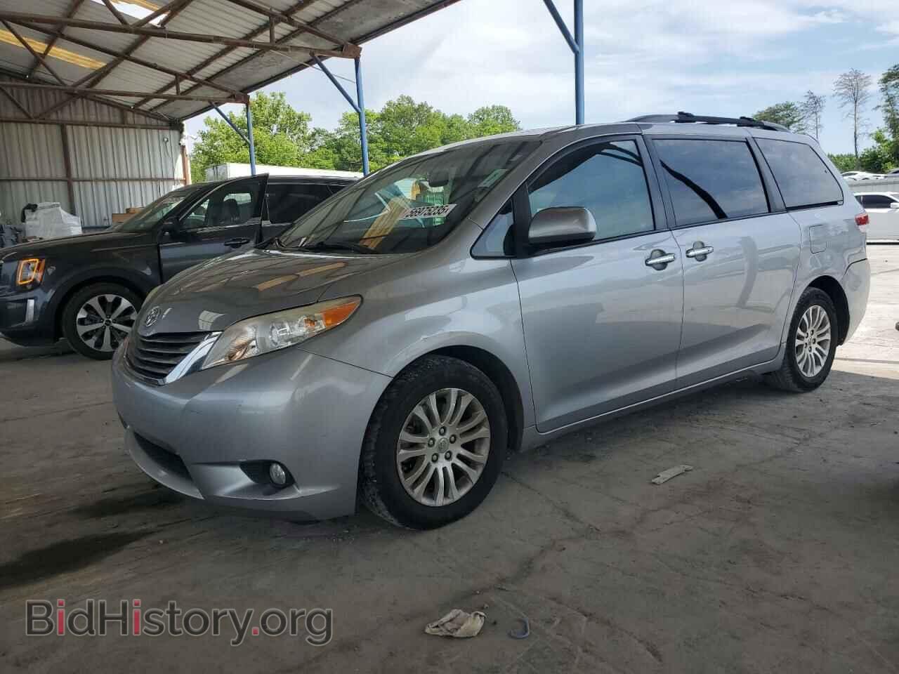 Photo 5TDYK3DC1CS240100 - TOYOTA All Models 2012