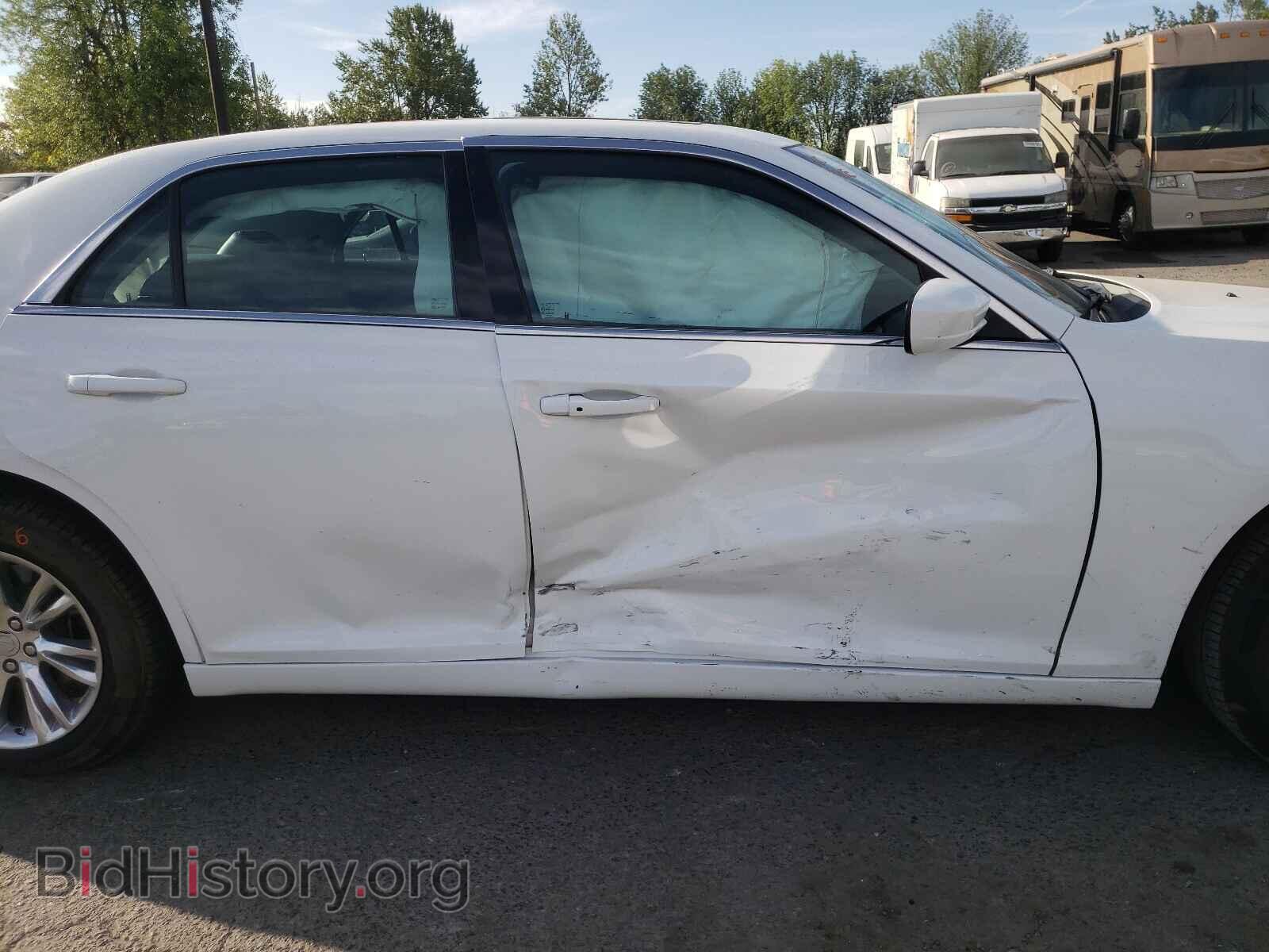 2015 CHRYSLER 300 - VIN: 2C3CCAAG1FH828332 - Фото 9