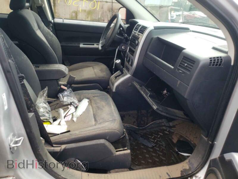 2008 Jeep COMPASS (VIN 1J8FF47W78D785009) — photo 5 of 10