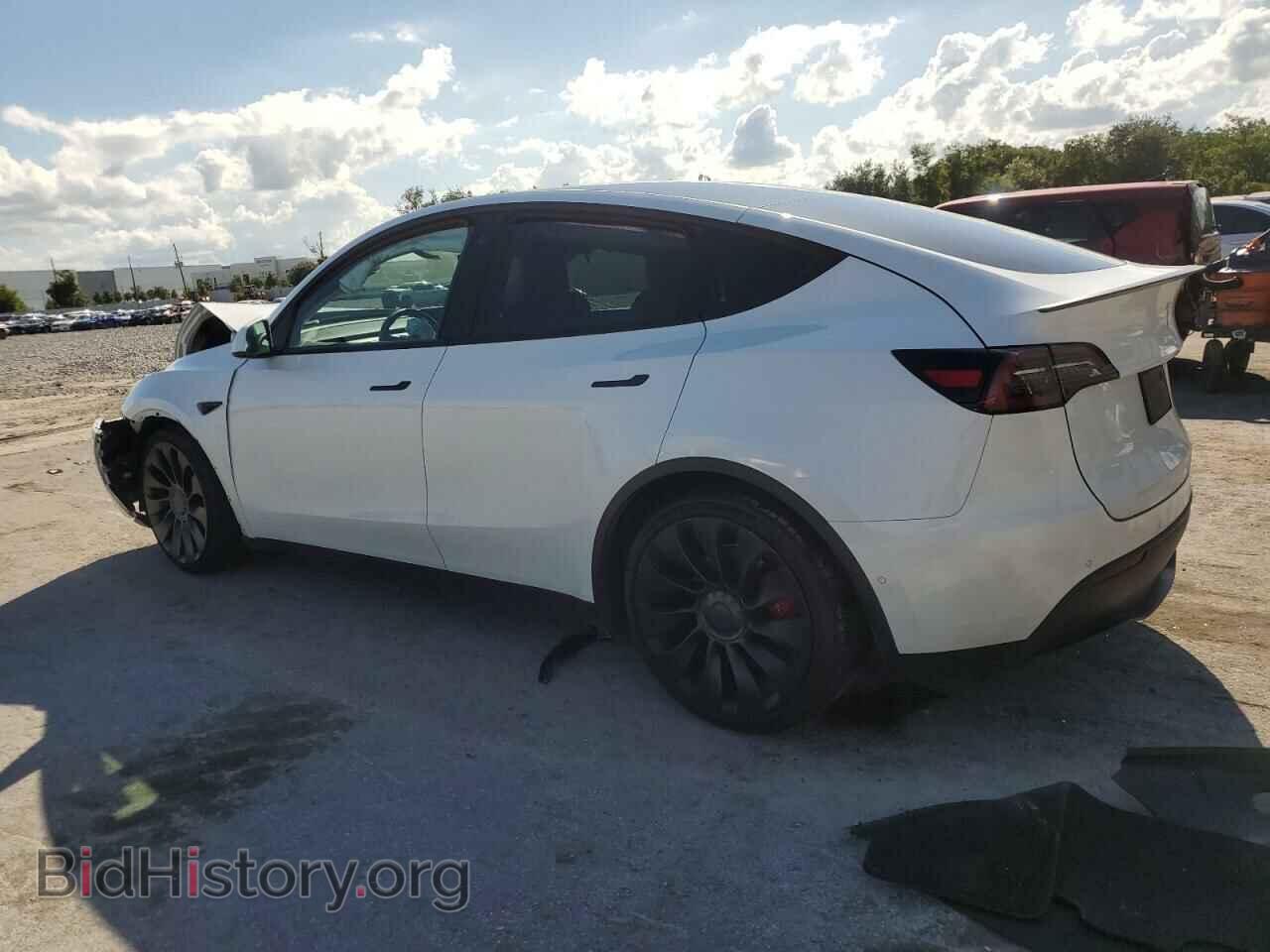 2022 TESLA MODEL Y - VIN: 7SAYGDEF9NF338317 - Фото 2