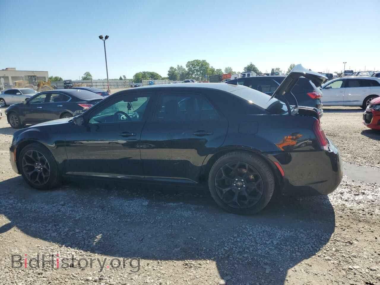 2019 CHRYSLER 300 - VIN: 2C3CCAAG4KH614283 - Фото 2
