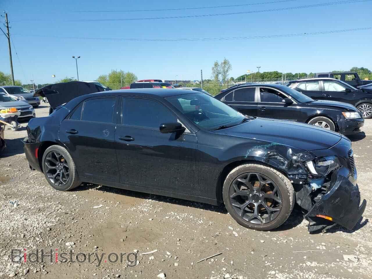 2019 CHRYSLER 300 - VIN: 2C3CCAAG4KH614283 - Фото 4