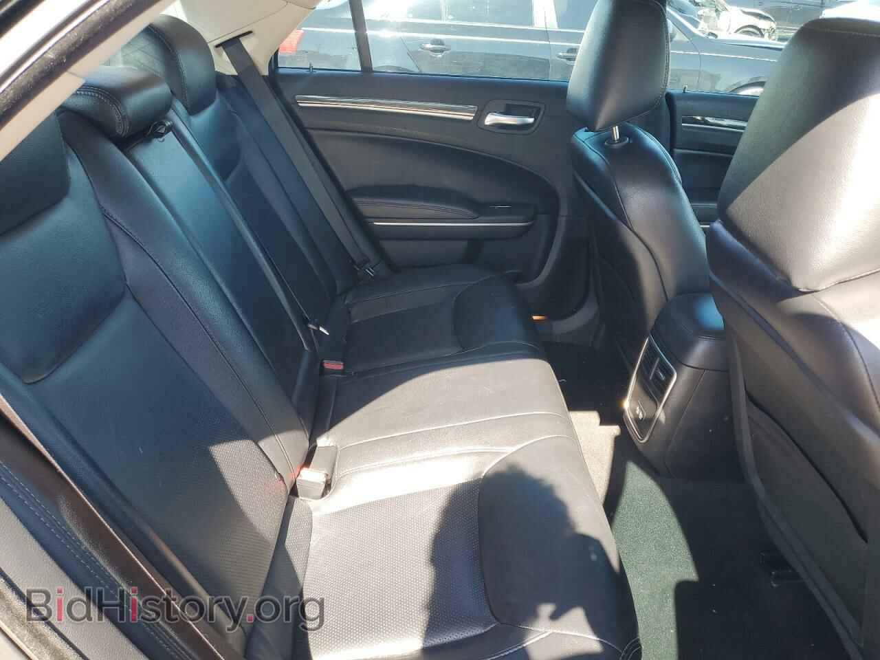2019 CHRYSLER 300 - VIN: 2C3CCAAG4KH614283 - Фото 10