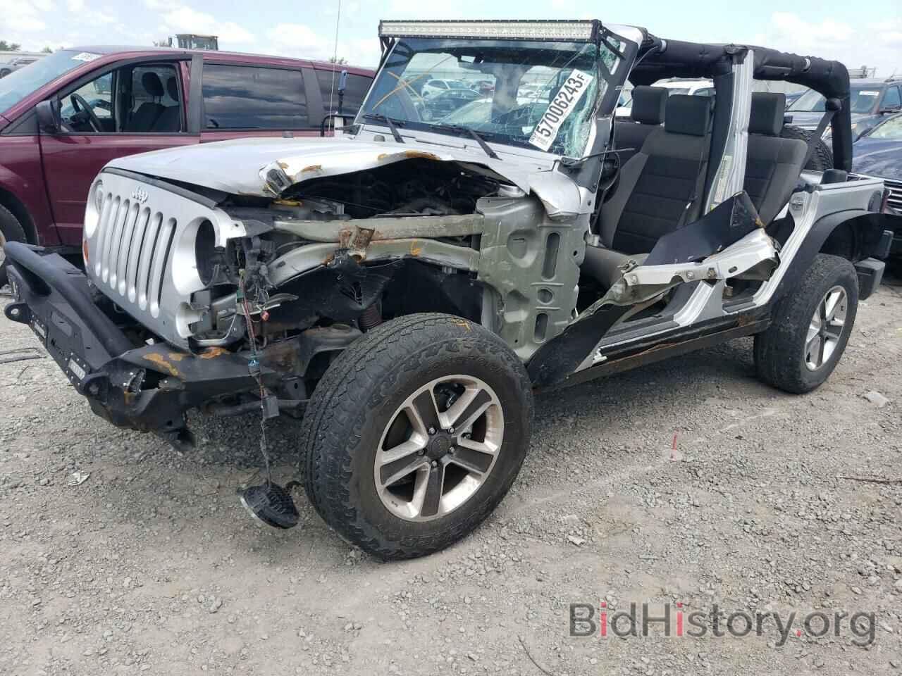 Photo 1J8GA39128L547072 - JEEP WRANGLER 2008