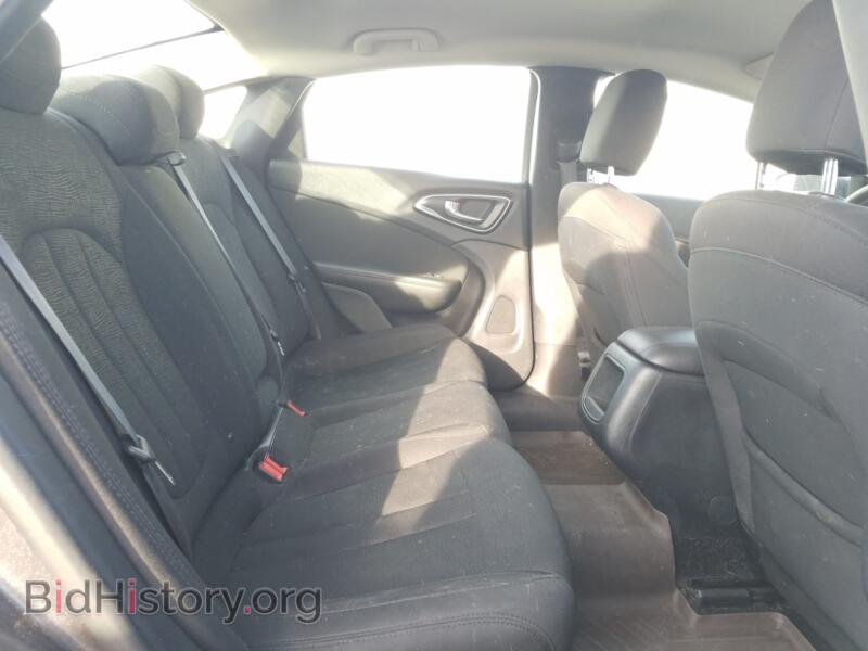 2016 Chrysler 200 (VIN 1C3CCCAB0GN169927) — photo 6 of 10