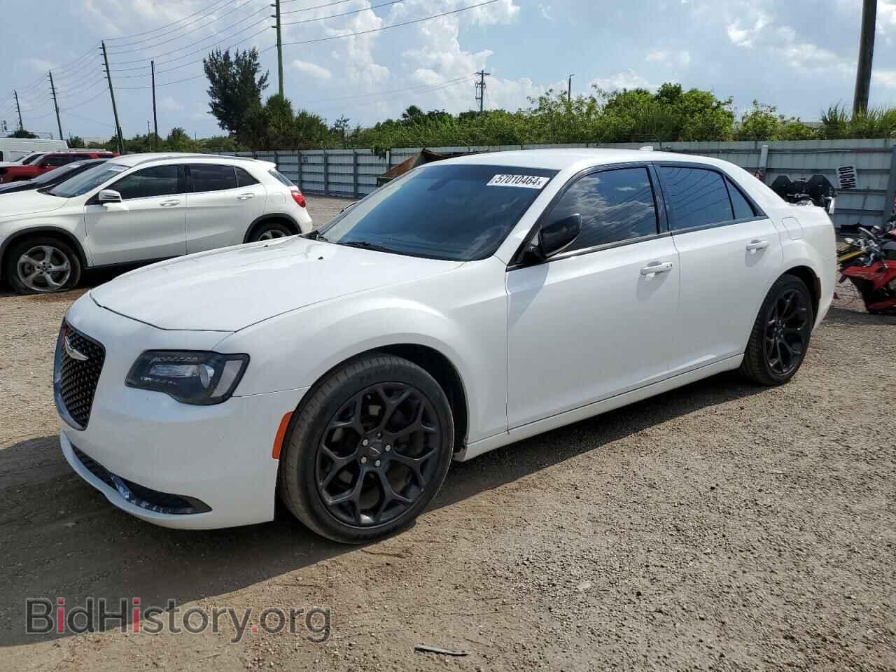 Фотография 2C3CCAAG5KH648359 - CHRYSLER 300 2019