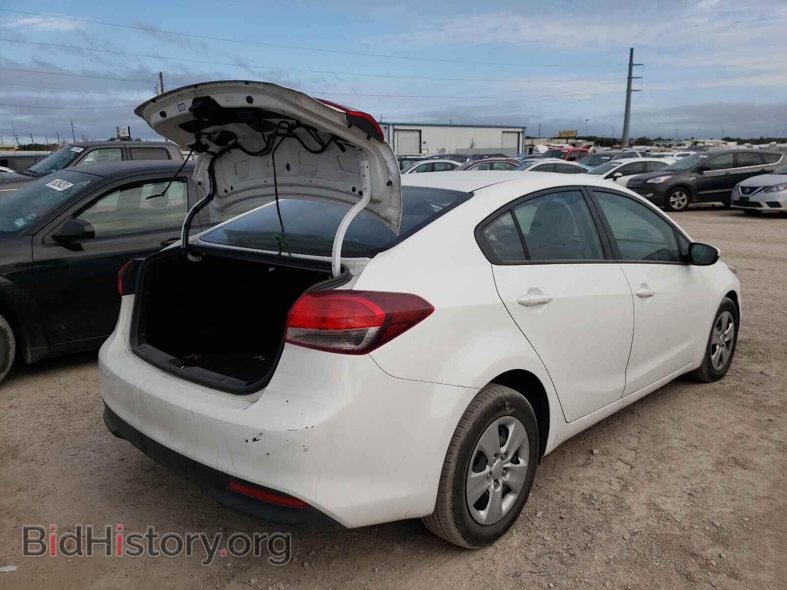 2017 KIA FORTE - VIN: 3KPFK4A72HE071842 - Фото 4