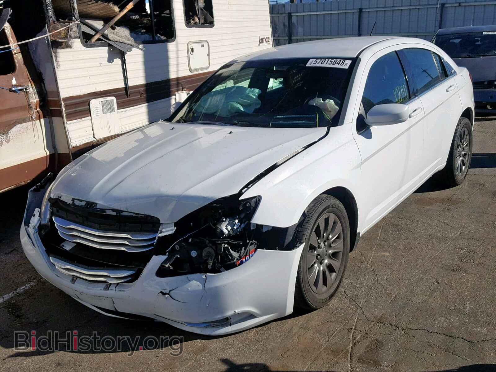 2014 CHRYSLER 200 - VIN: 1C3CCBAB8EN205600 - Фото 2