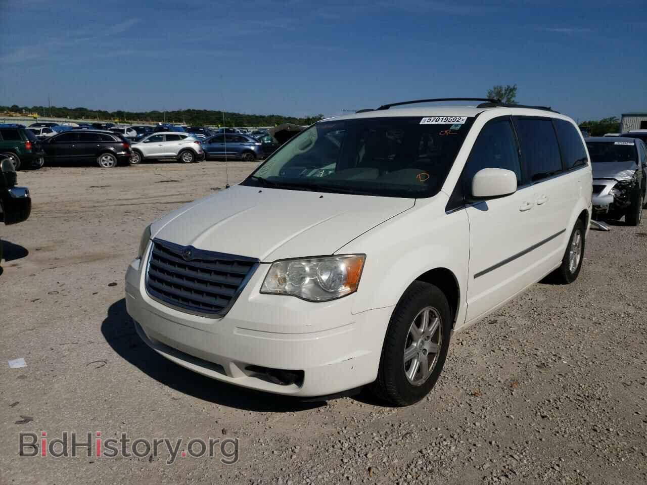 2010 CHRYSLER MINIVAN - VIN: 2A4RR5D17AR285908 - Photo 2