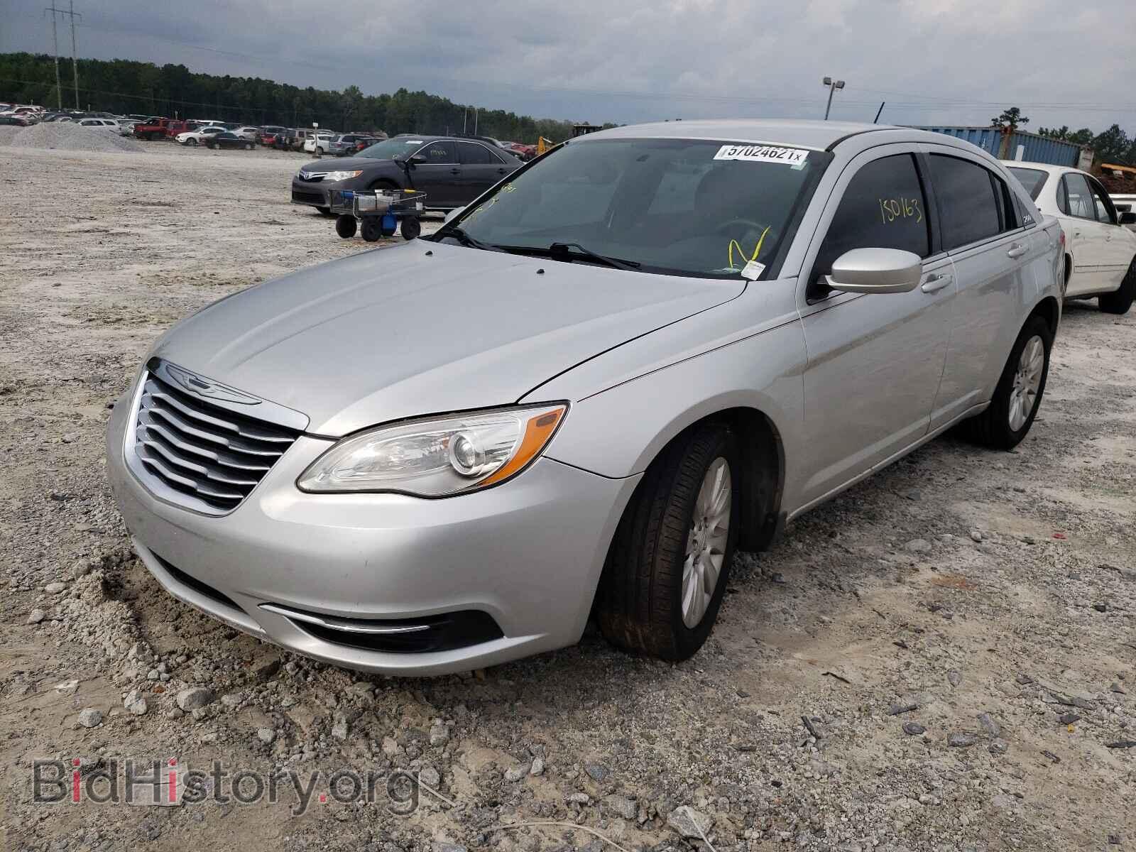 2012 CHRYSLER 200 - VIN: 1C3CCBAB0CN319703 - Фото 2