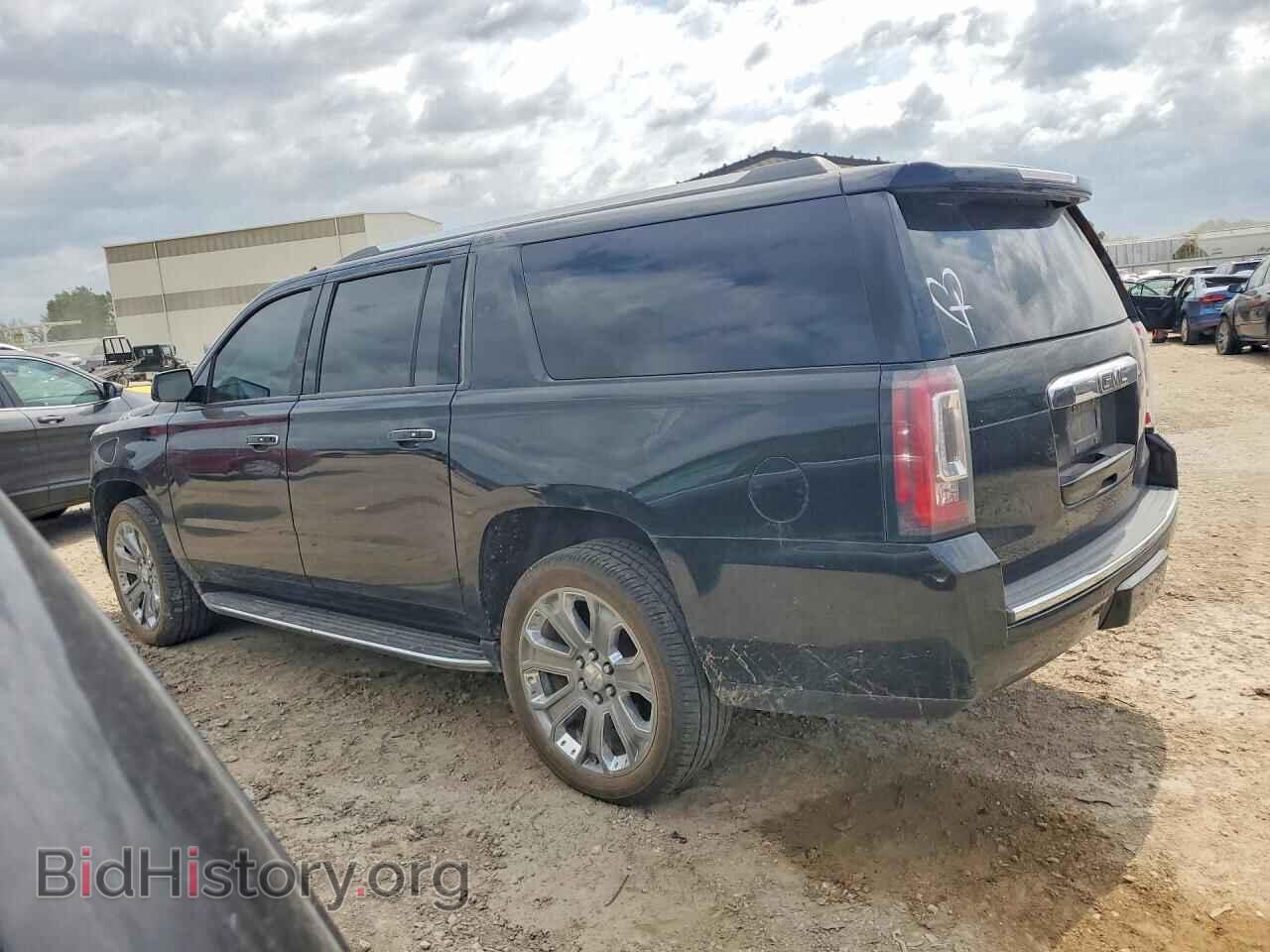 2017 GMC YUKON - VIN: 1GKS2HKJ0HR295135 - Photo 2