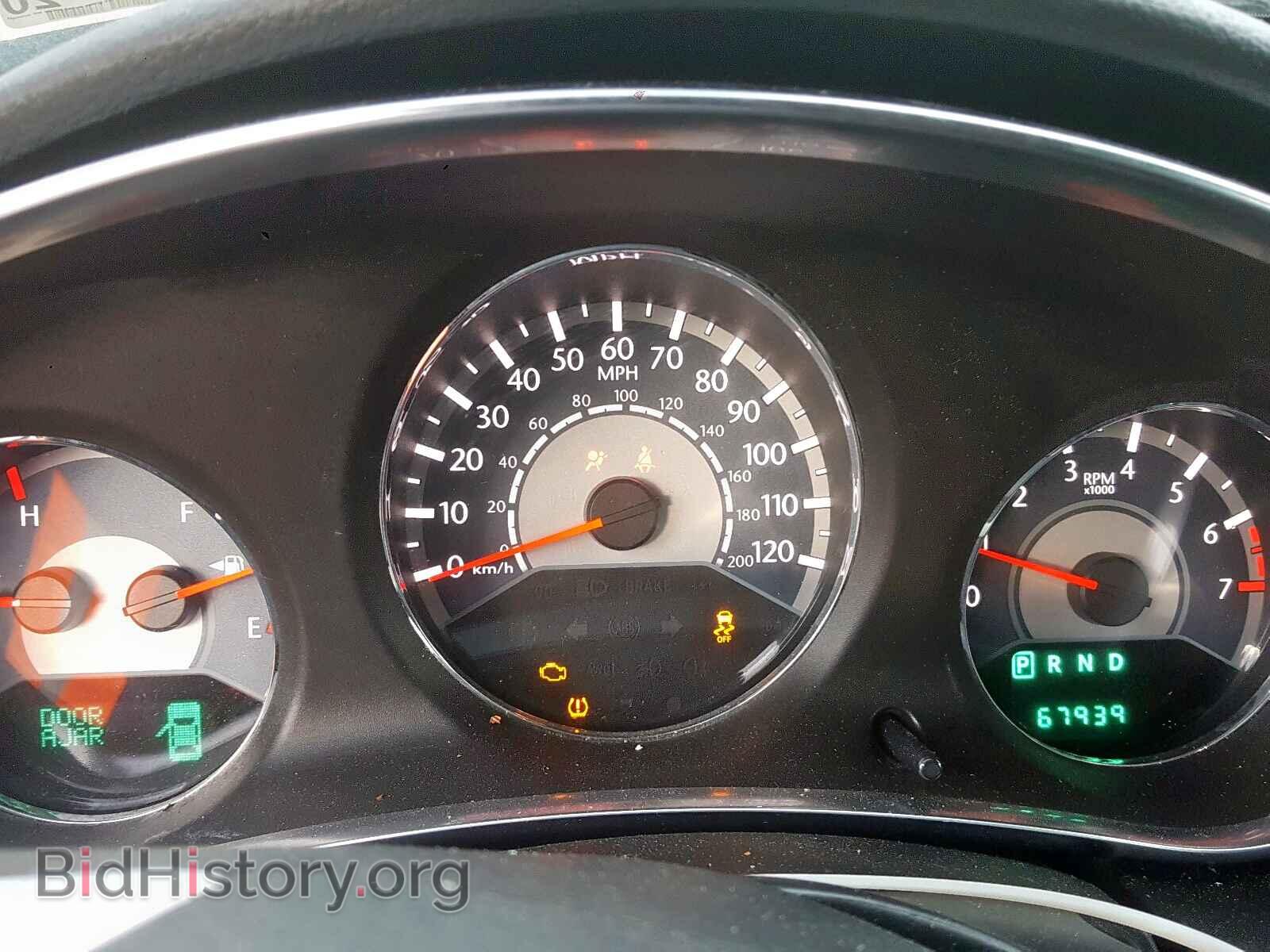 2014 CHRYSLER 200 - VIN: 1C3CCBCG3EN198936 - Фото 8