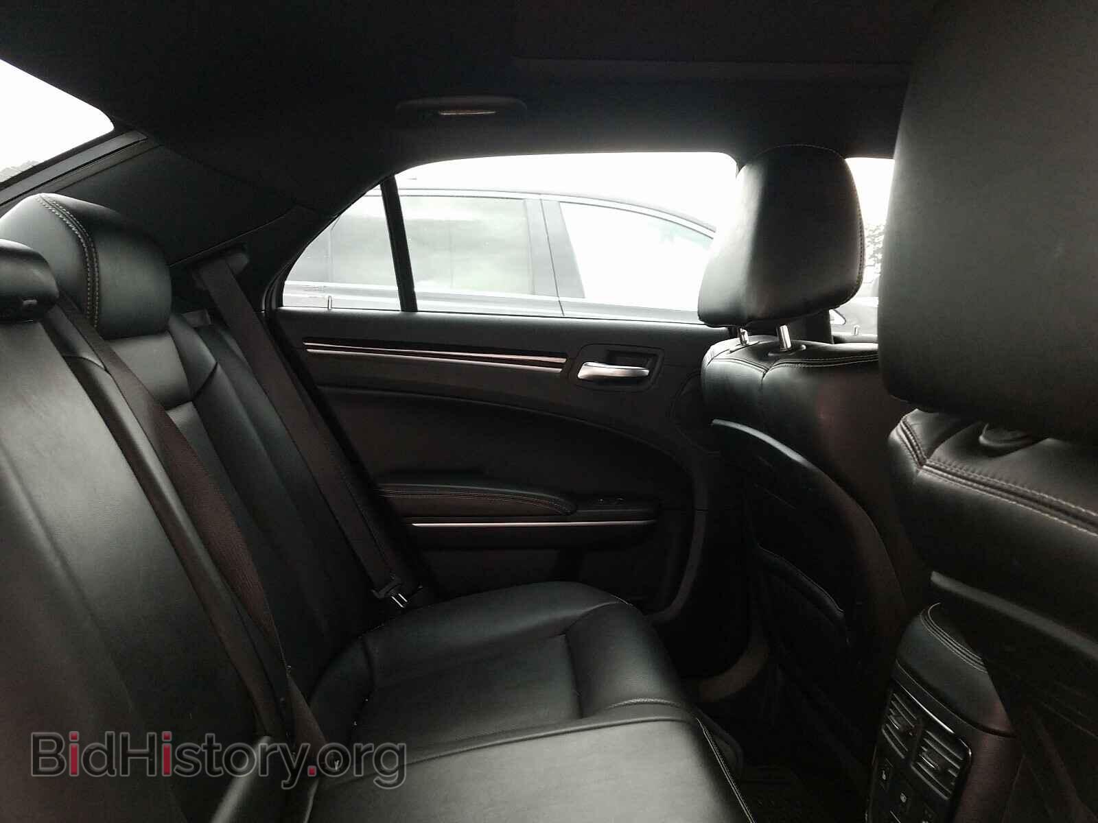 2019 CHRYSLER 300 - VIN: 2C3CCABG4KH605033 - Фото 6