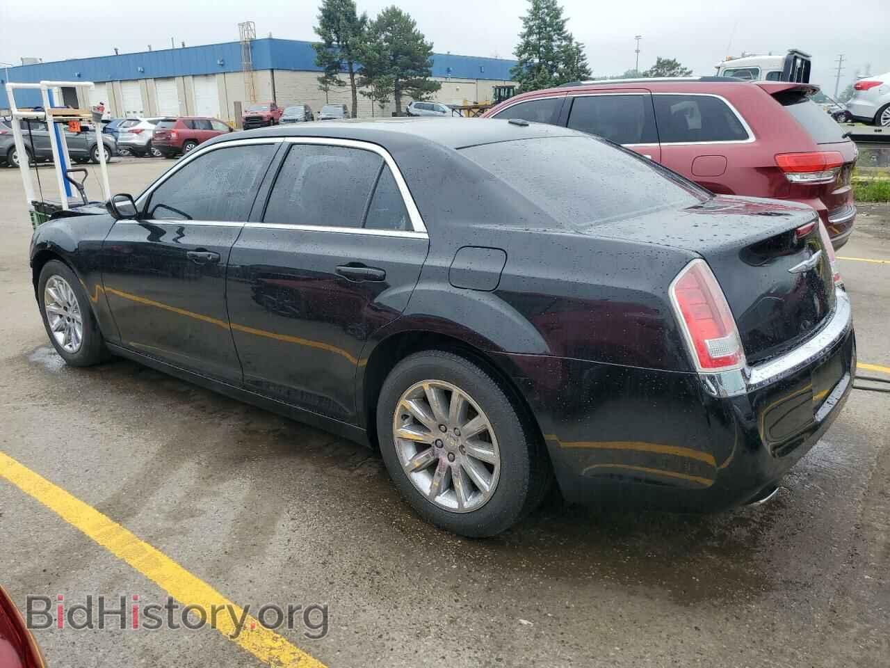 2013 CHRYSLER 300 - VIN: 2C3CCAAG8DH694142 - Фото 2