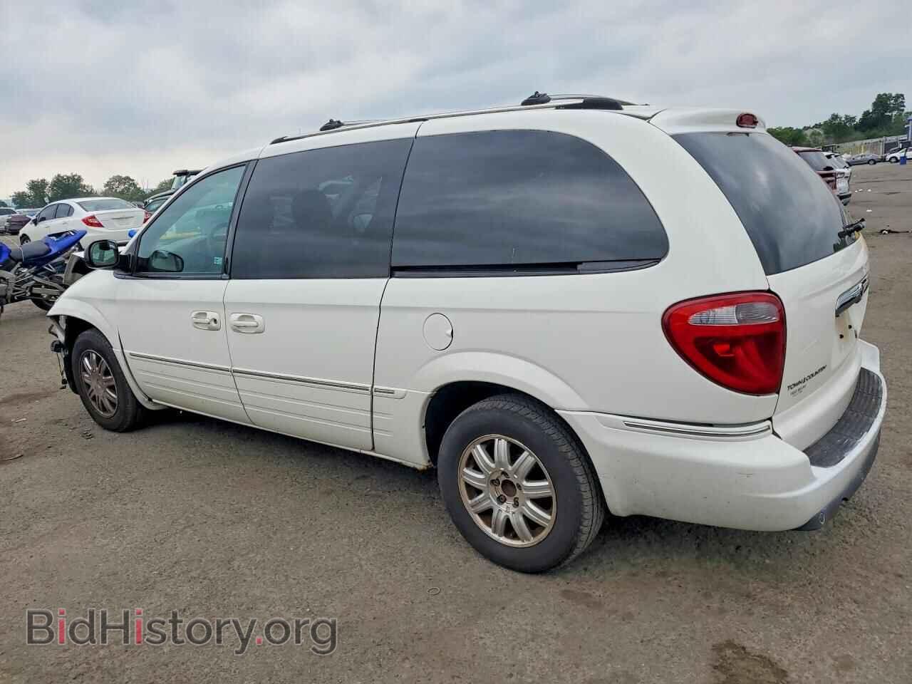 2005 CHRYSLER MINIVAN - VIN: 2C8GP64L95R470718 - Photo 2