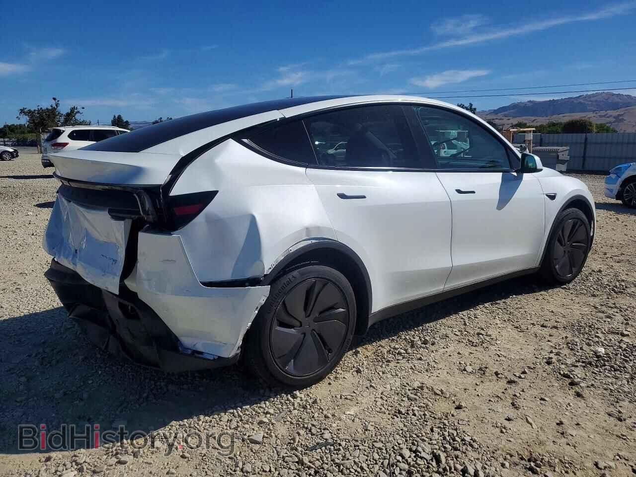 2026 TESLA MODEL Y - VIN: 7SAYGDEE8TF338880 - Photo 3