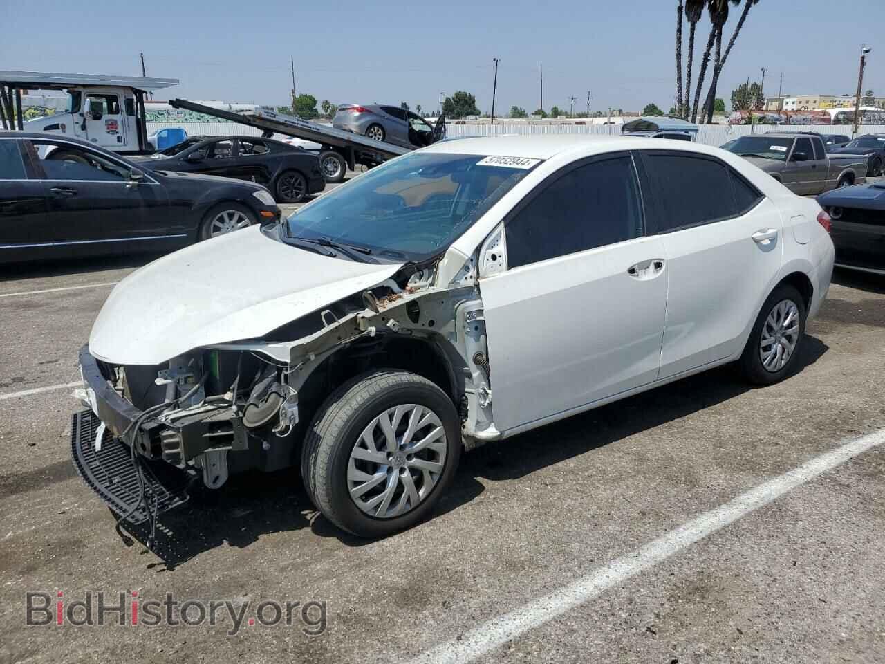 Photo 5YFBURHE7HP611727 - TOYOTA COROLLA 2017