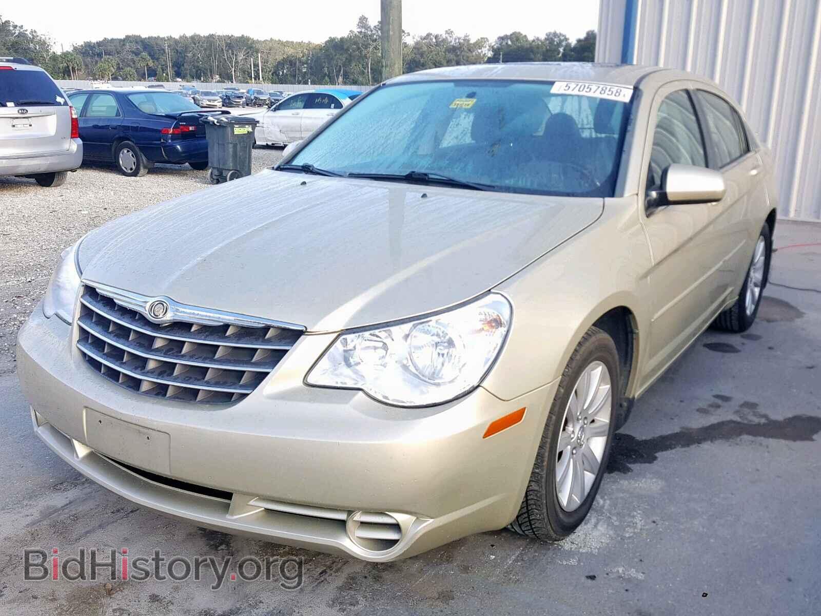 2010 CHRYSLER SEBRING - VIN: 1C3CC5FD5AN194836 - Фото 2