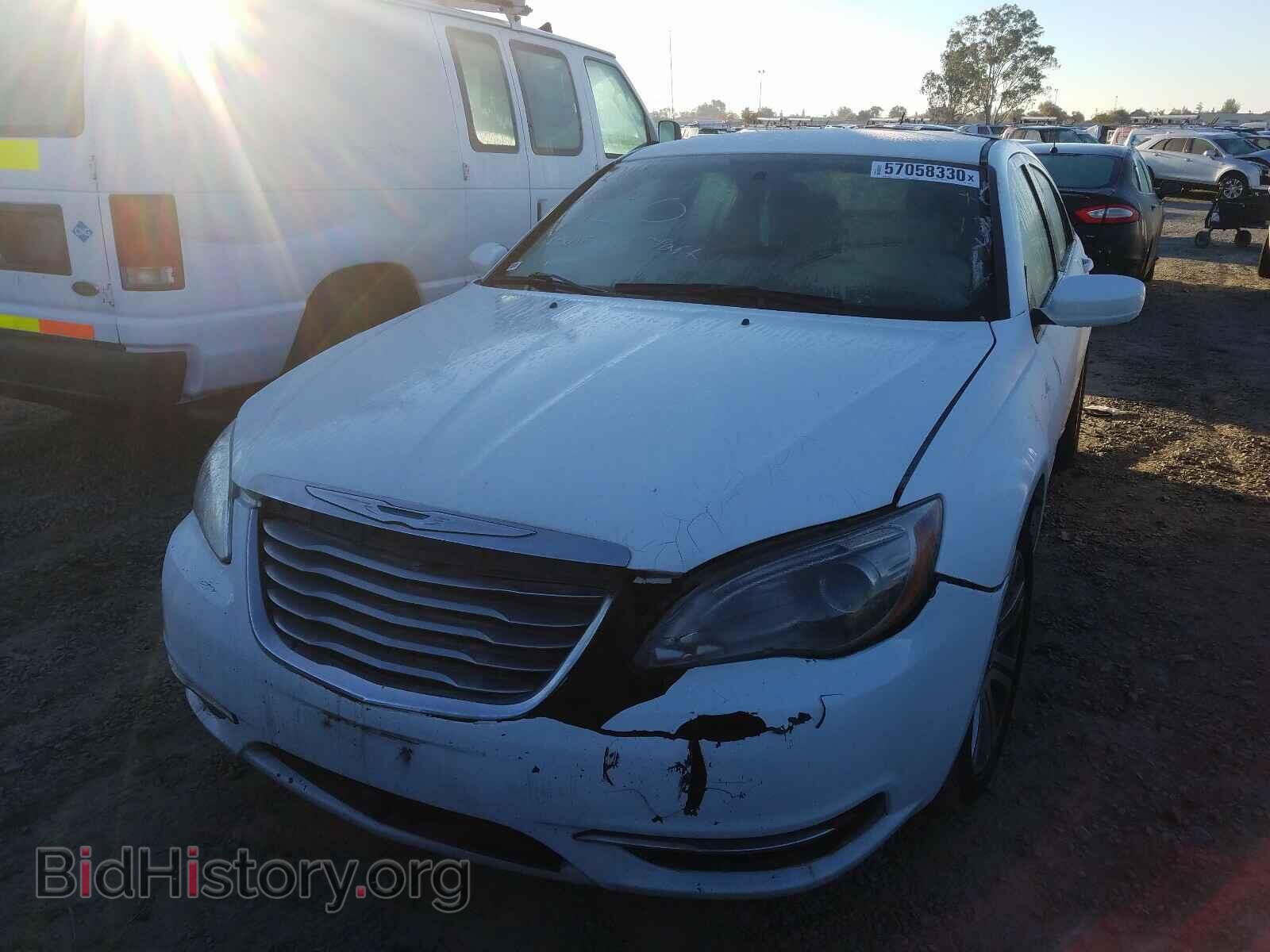2013 CHRYSLER 200 - VIN: 1C3CCBAB4DN647756 - Фото 2
