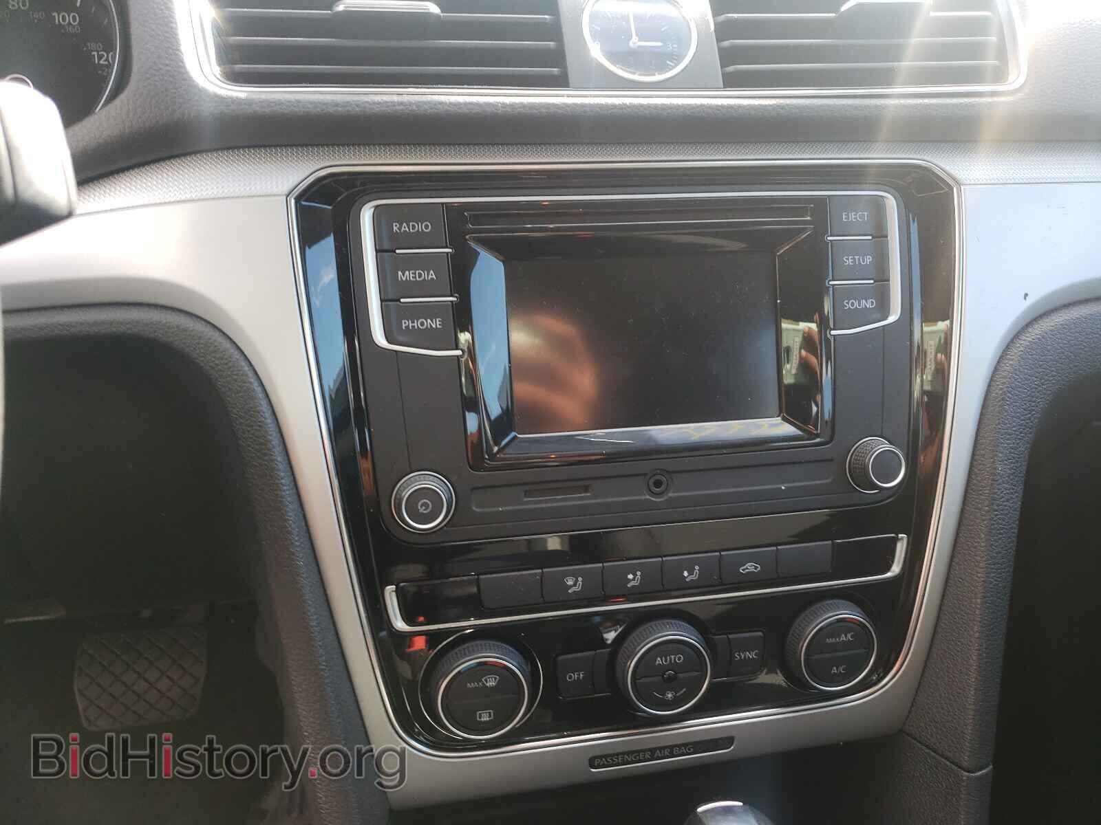 2017 VOLKSWAGEN PASSAT - VIN: 1VWAT7A39HC068530 - Фото 9
