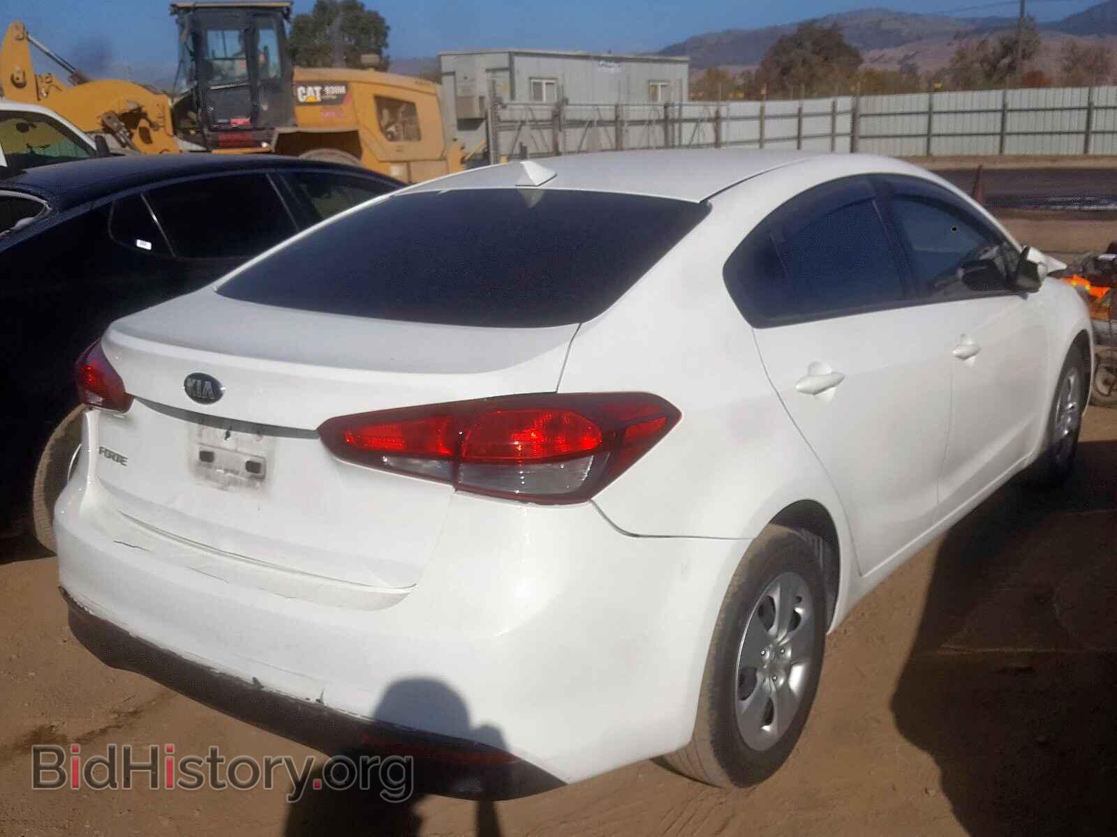 2017 KIA FORTE - VIN: 3KPFK4A76HE065526 - Фото 4