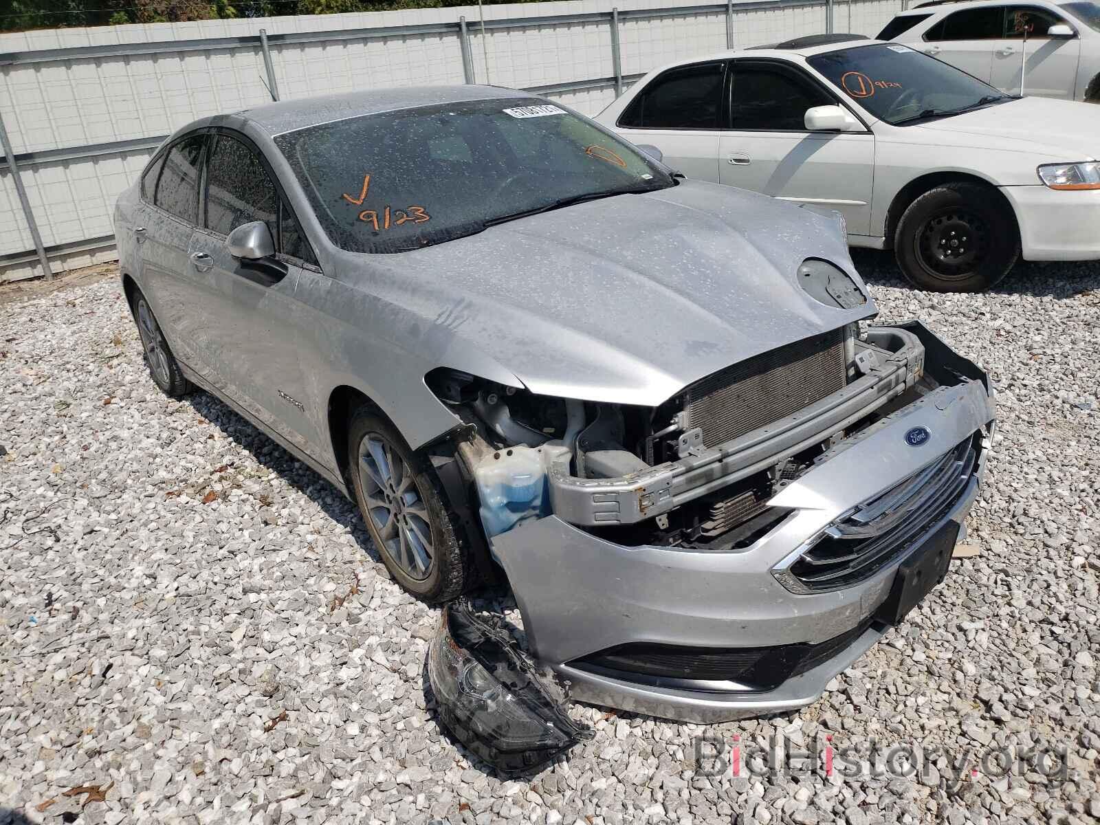 Photo 3FA6P0LU3HR324128 - FORD FUSION 2017