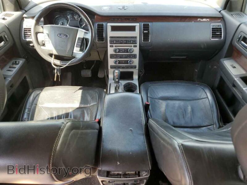 2010 Ford FLEX (VIN 2FMGK5CC8ABA49891) — photo 8 of 12