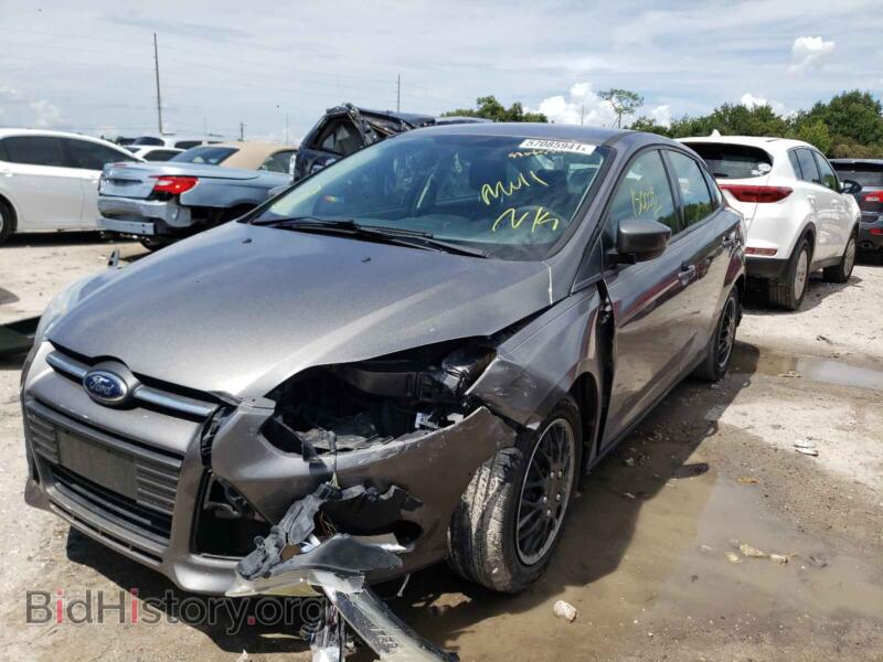 2012 Ford FOCUS (VIN 1FAHP3F2XCL177608) — photo 2 of 10