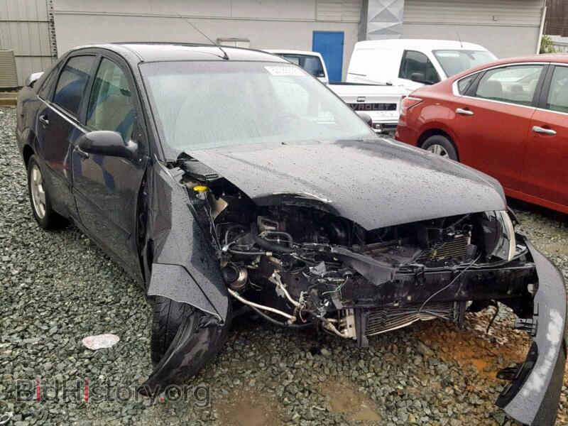 2005 Ford FOCUS Focus ZX4 (VIN 1FAFP34N05W219595) — фото 1 из 10, Copart, повреждение: передняя часть