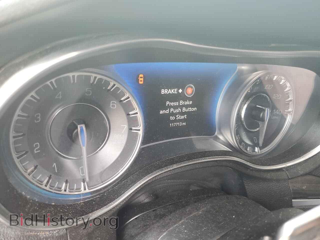 2019 CHRYSLER 300 - VIN: 2C3CCAAG8KH733227 - Фото 9