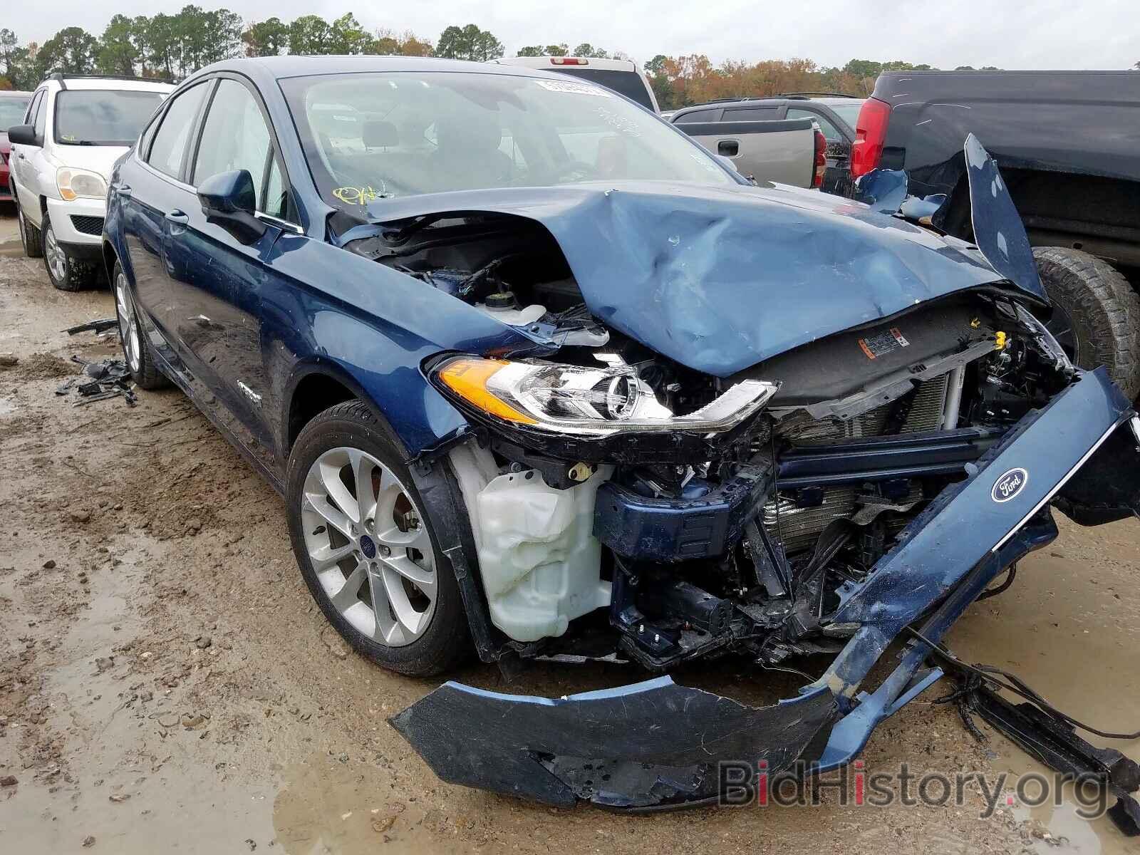 Photo 3FA6P0LU4KR187692 - FORD FUSION SE 2019