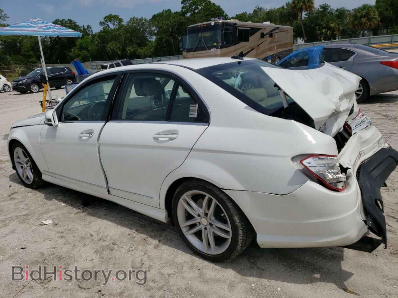 2013 MERCEDES-BENZ C-CLASS - VIN: WDDGF4HB6DR253115 - Фото 2