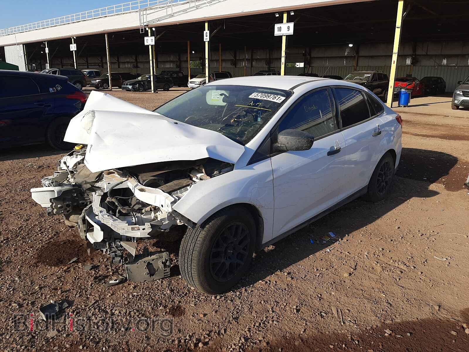 2016 FORD FOCUS - VIN: 1FADP3E22GL263033 - Фото 2
